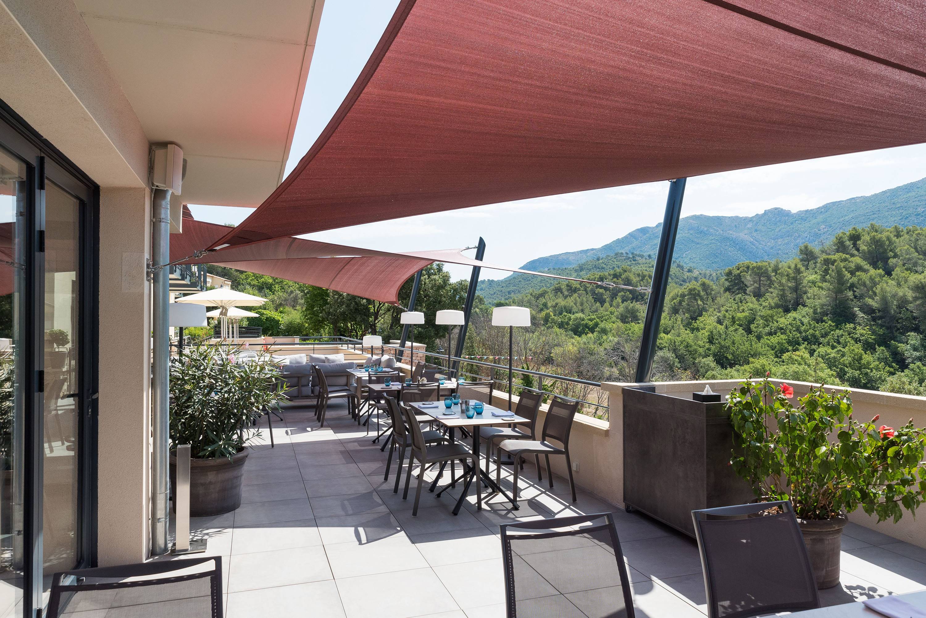 voile d'ombrage pour piscine