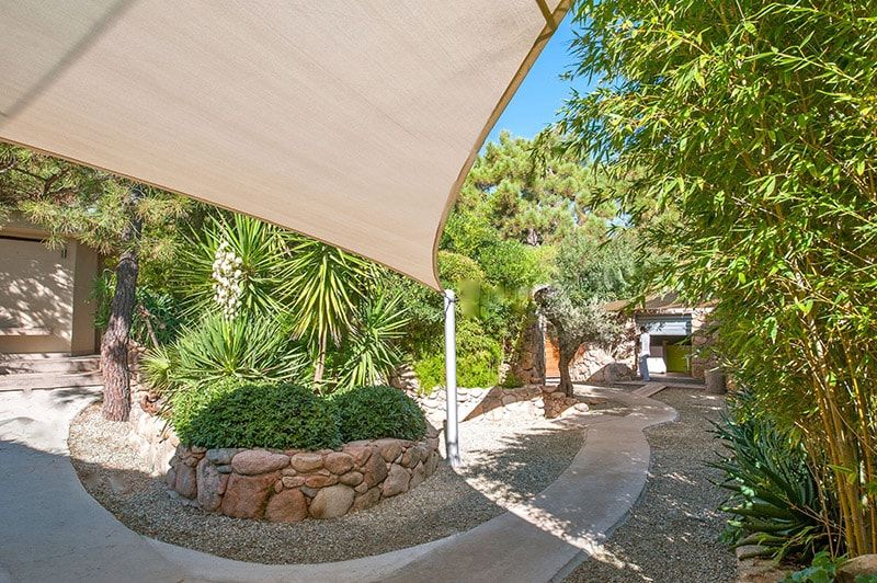 toile d'ombrage pour restaurant