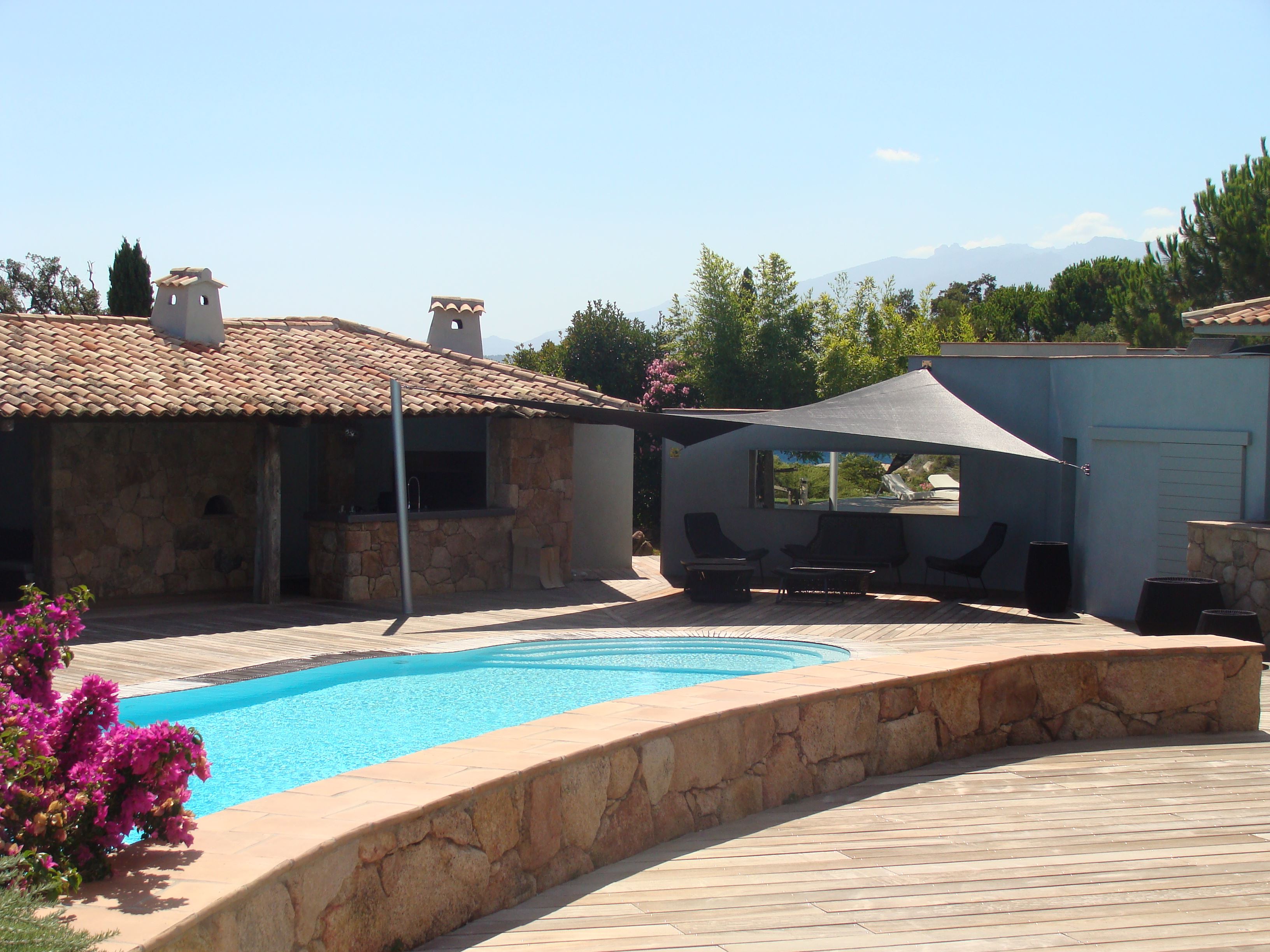 toile d'ombrage pour piscine