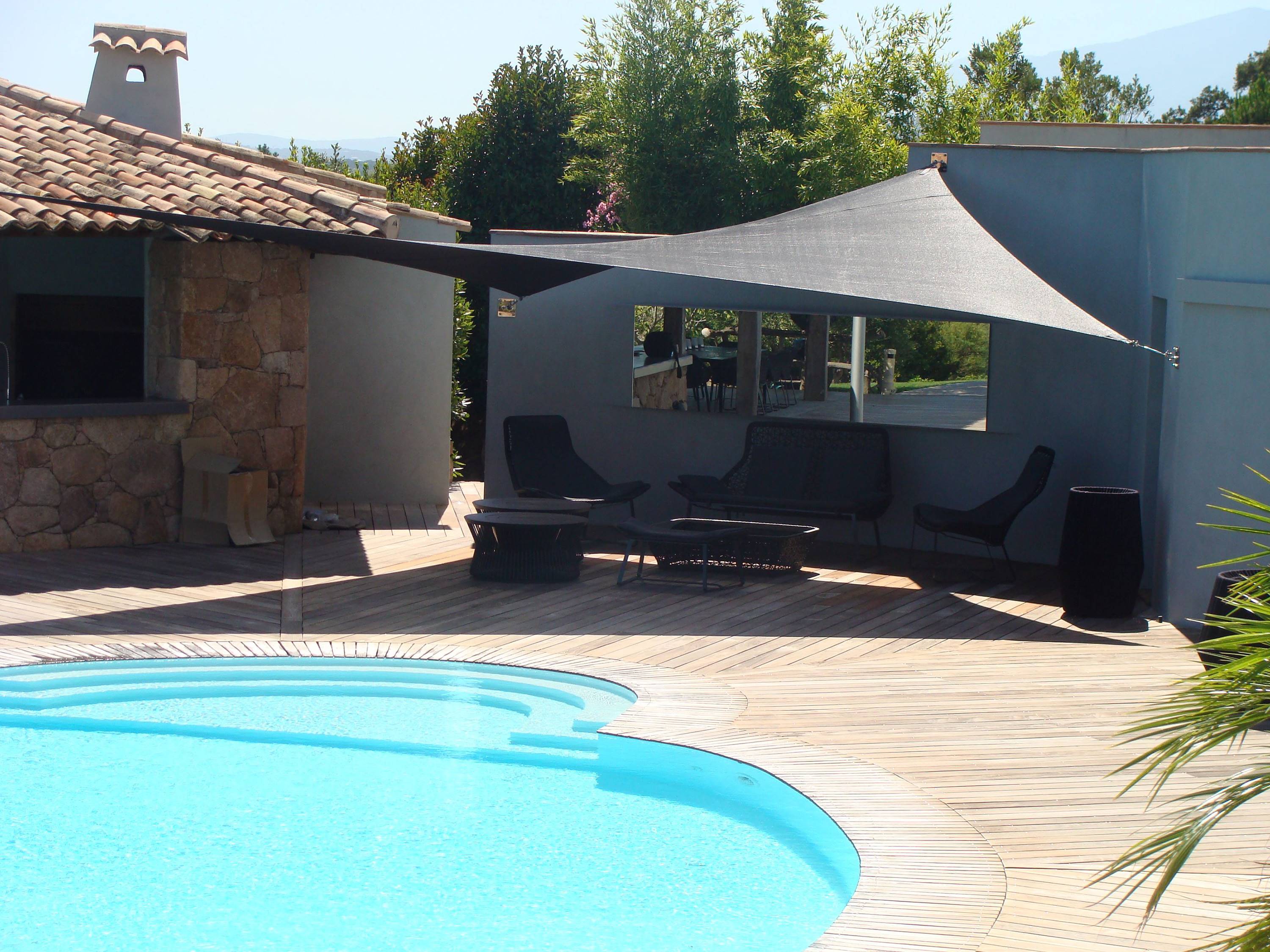 toile d'ombrage pour piscine