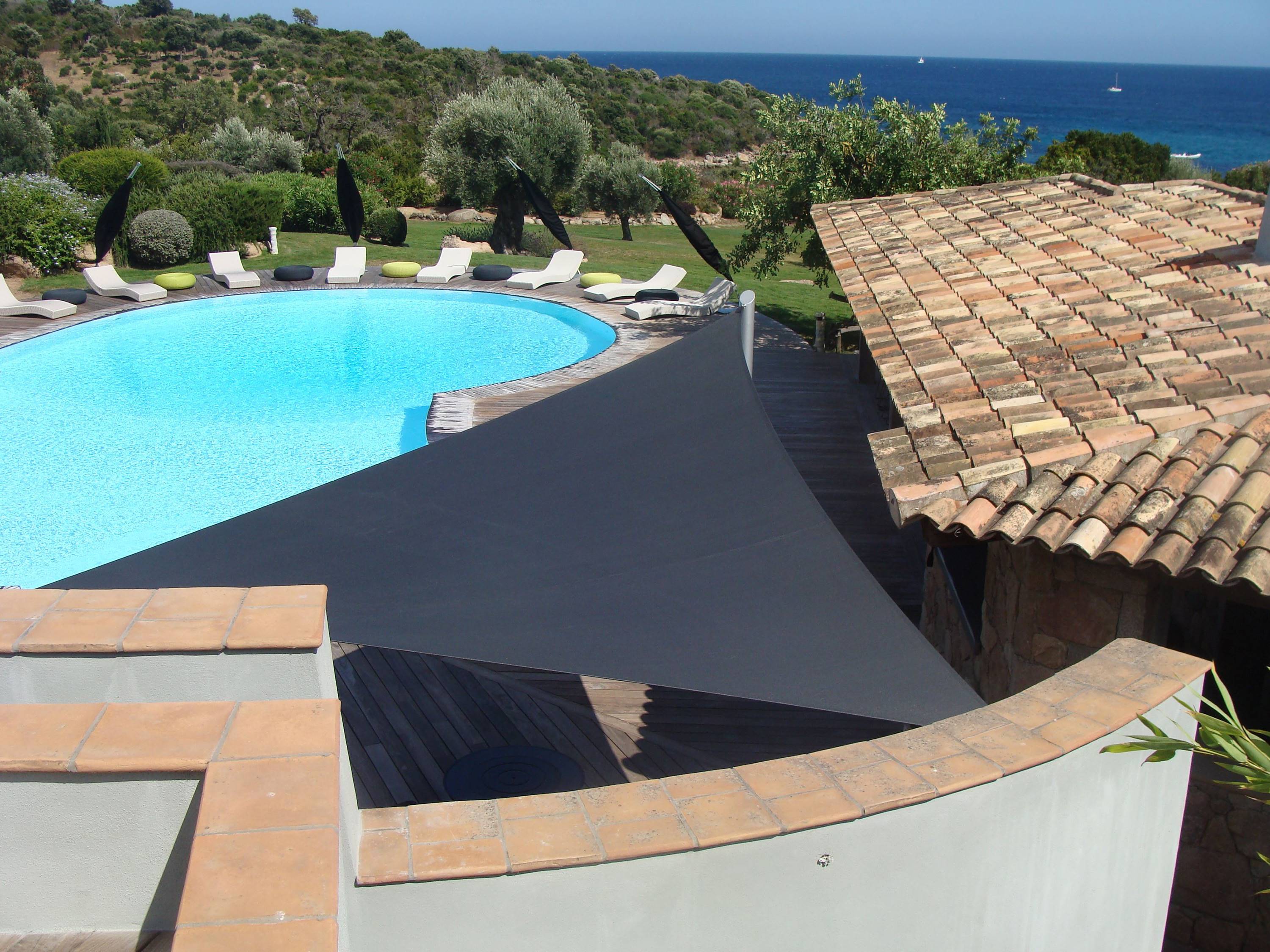 toile d'ombrage pour piscine