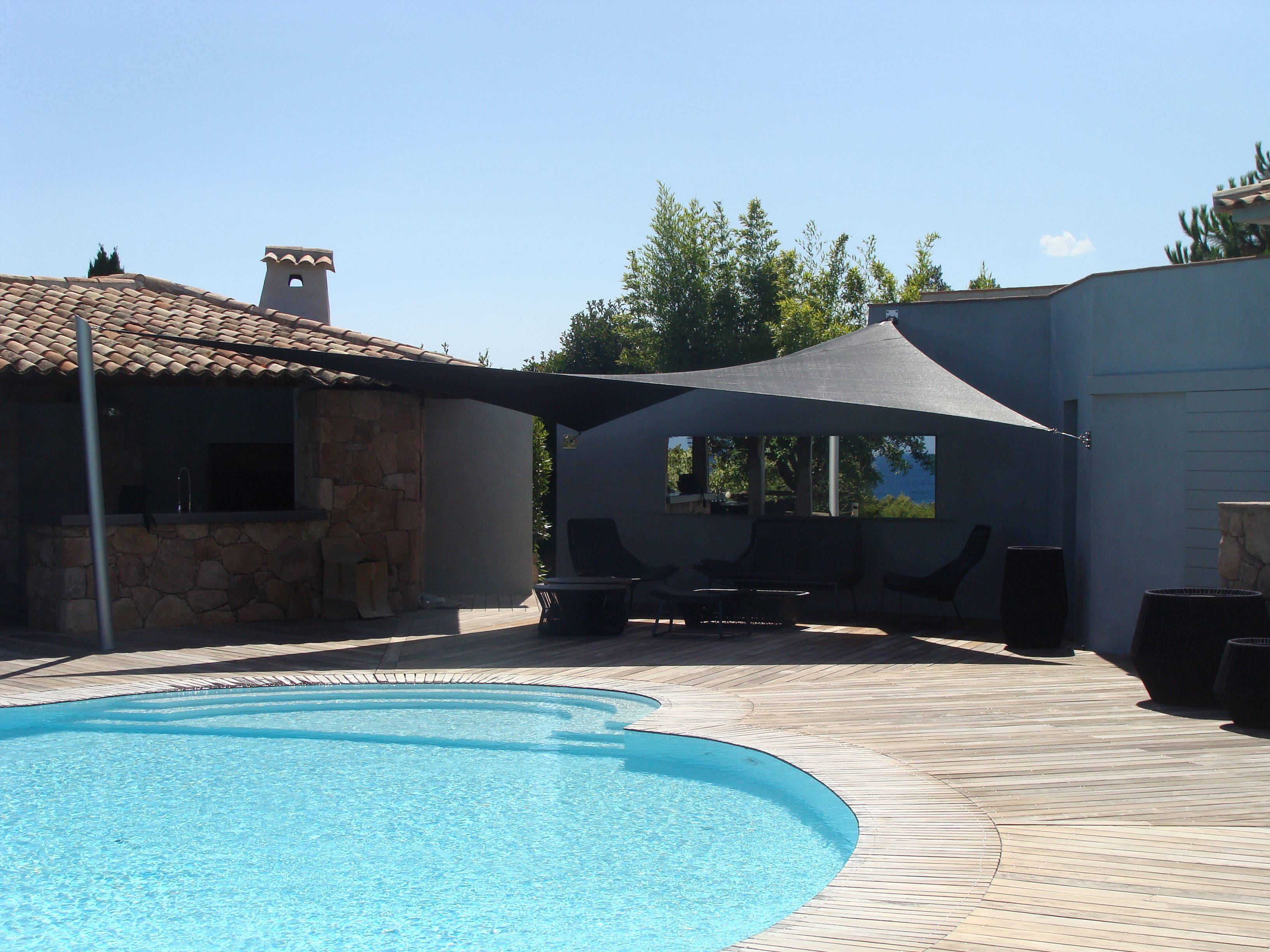 toile d'ombrage pour piscine