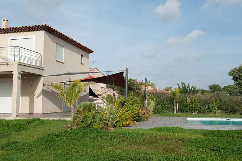 voile d'ombrage pour piscine