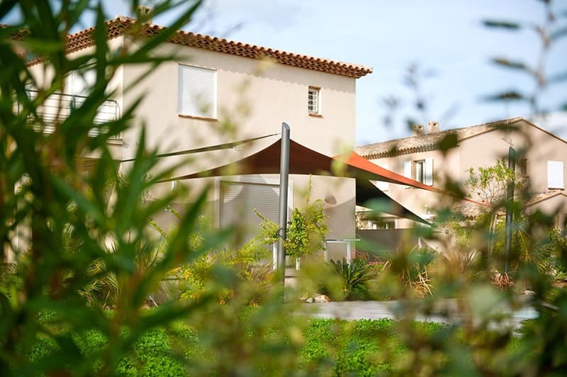 voile d'ombrage pour piscine