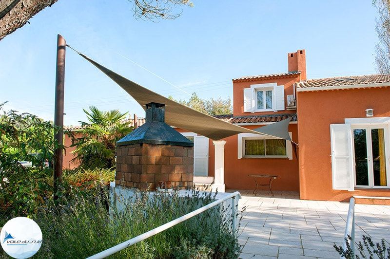 voile d'ombrage pour villa